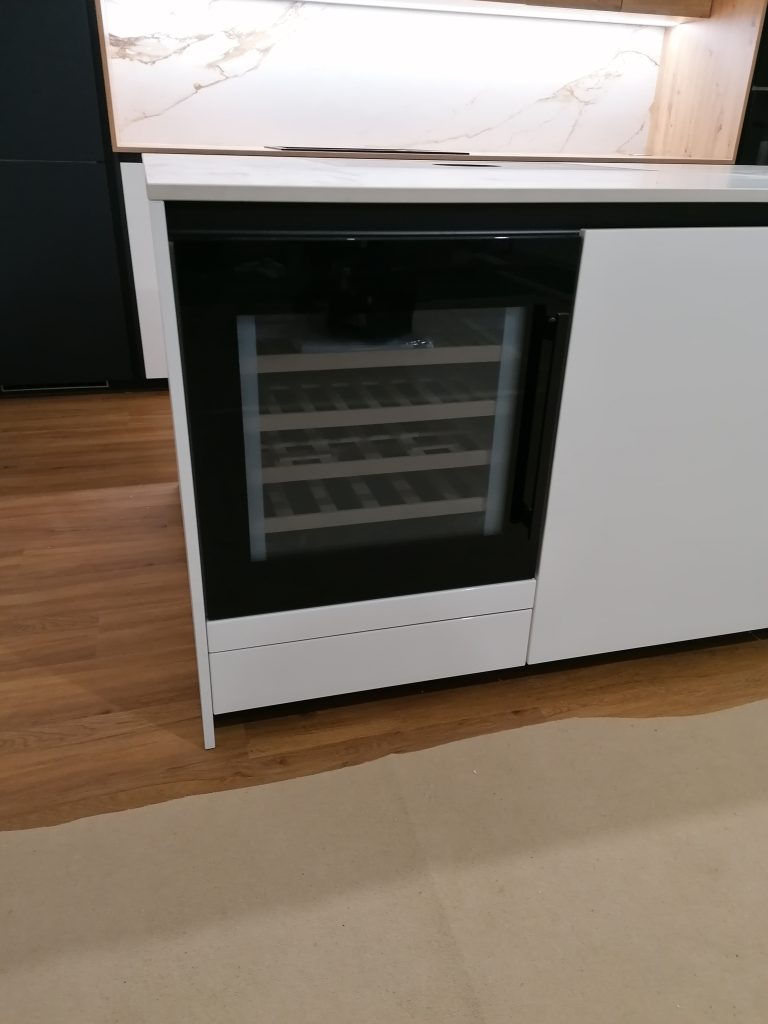 montaža braslovče, silbermond, anthrazit, bela sijaj, dekton, asteiche
