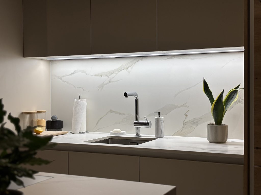 v ljubljani, silbermond, jasmin, asteiche, dekton,
