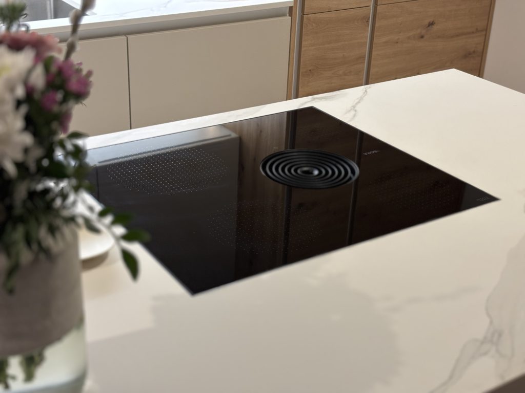 v ljubljani, silbermond, jasmin, asteiche, dekton,